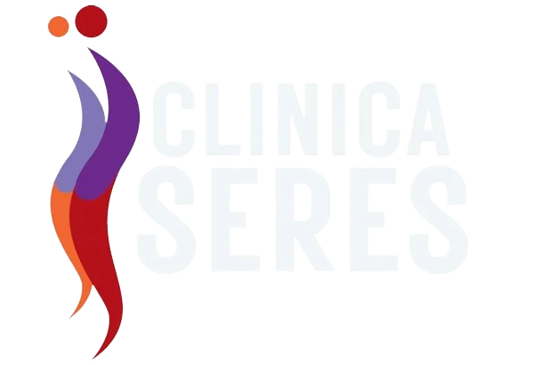 Logotipo de la clinica seres con letras blanca
